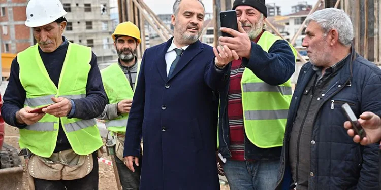 Gençler için bir tesis de Yenibağlar’a