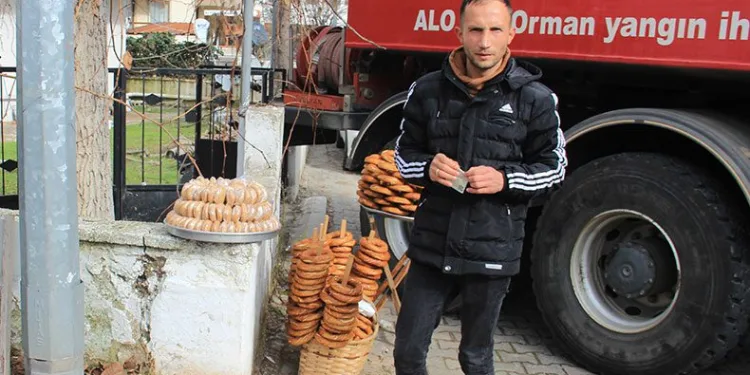 Fırsatçı simitçi
