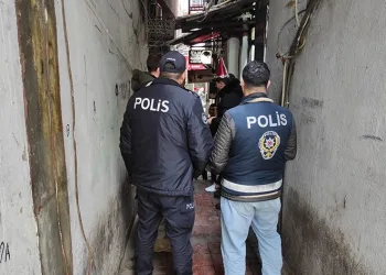 Zonguldak’ta aranan şüpheliler yakayı ele verdi