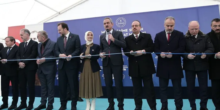 “Eğitimin önündeki tüm anti demokratik uygulamalar kaldırıldı”