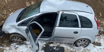 Kaza sonrası donarak öldü