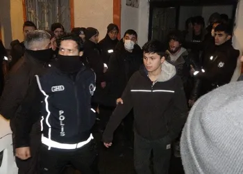 35 düzensiz göçmen yakalandı