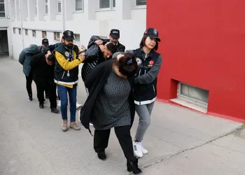 Zehir tacirliğine çocukları da alet ettiler