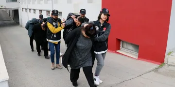 Zehir tacirliğine çocukları da alet ettiler