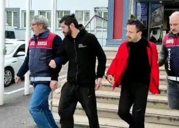 Hava soğuk diye hastanede kalan şahıs bilgisayarları çaldı