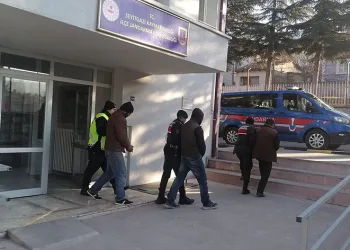Kaçak kazı yapan 4 şüpheliye jandarmadan suçüstü