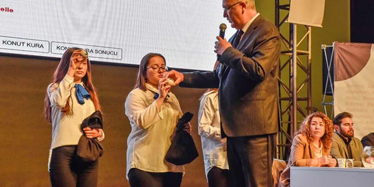 Karacabey’deki TOKİ’ler sahiplerini buldu
