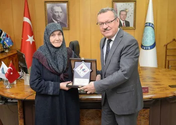 Emine teyzeden duygulandıran bağış