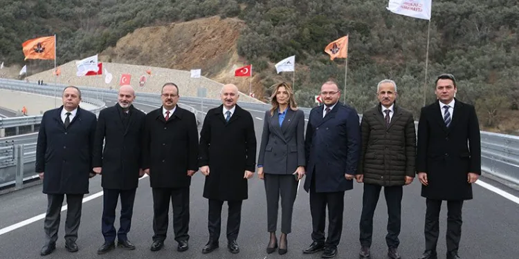 Bakan Karaismailoğlu : “Dünyayı Türkiye’ye bağladık”