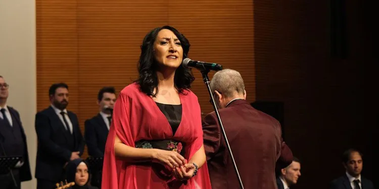 Hale Yamaner’le türkü şöleni