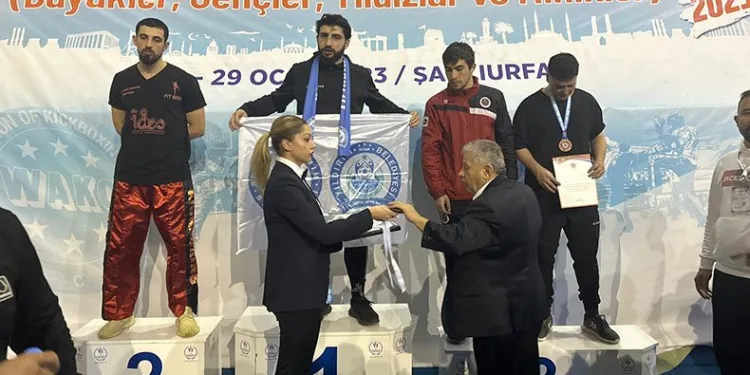 Kick Boks Turnuvası’nda Yıldırım rüzgarı