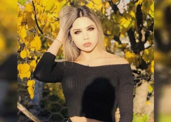 Abisini bıçaklayıp öldüren kız tutuklandı