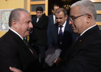 “İkiyüzlü tavır sergiliyorlar”