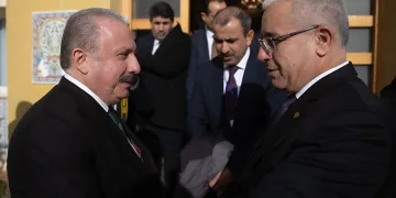 “İkiyüzlü tavır sergiliyorlar”
