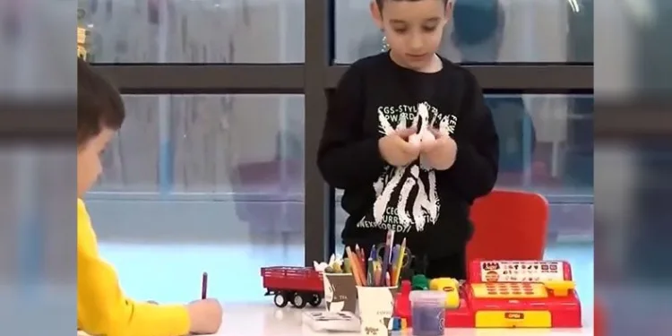 “6 yaşındaki Beytullah okula hastane sınıfında başladı”