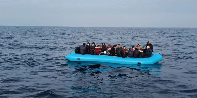 61 kaçak göçmen kurtarıldı