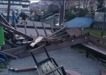 Bursa’da kamelyalar parçalandı, esnaf tezgah açamadı
