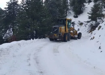 Kahramanmaraş’ta kardan yollar kapandı