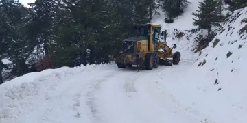 Kahramanmaraş’ta kardan yollar kapandı