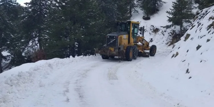 Kahramanmaraş’ta kardan yollar kapandı
