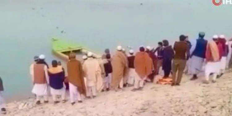 Pakistan’da bot alabora oldu