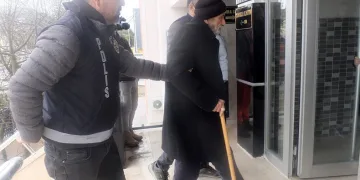 Aile katili adam adliyeye sevk edildi