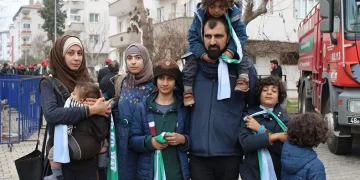 6 çocuğuyla Fransa’dan geldi