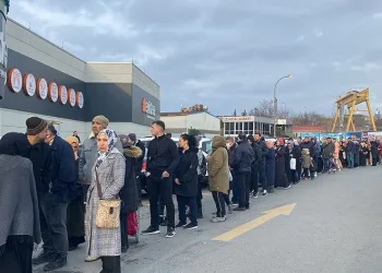 İstanbul’da ‘indirim’ izdihamı