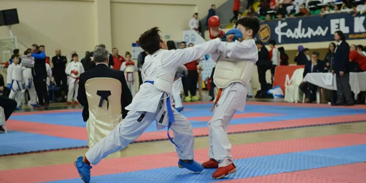 Yıldırım’da karate rüzgarı
