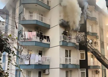 Aydın’da bir ev küle döndü