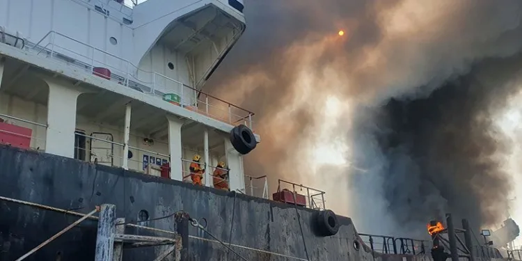 Tayland’da petrol tankerinde patladı