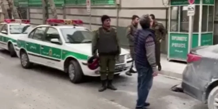 Azerbaycan’ın Tahran Büyükelçiliğine saldırı