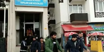 Polisten göçmen kaçakçılığı operasyonu