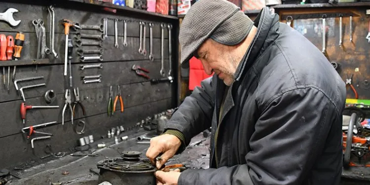 50 yıldır mesleğini aşkla yapıyor