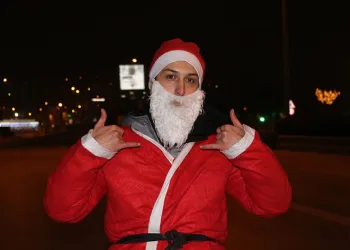 Noel Baba bacada değil anayolda