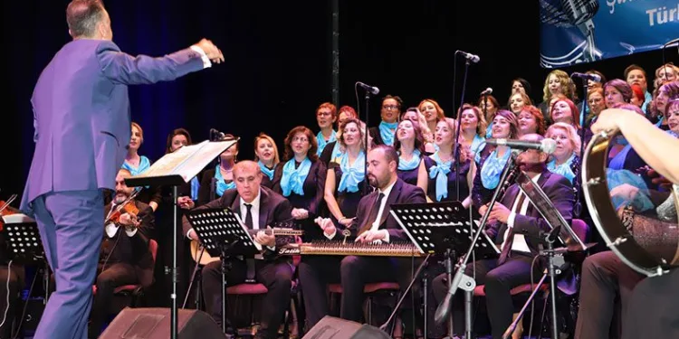 ‘Şarkılar bizi,biz de şarkıları söyleriz’