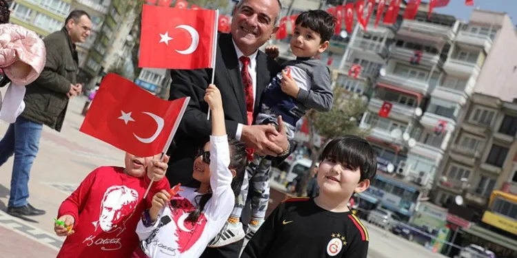 Gemlik Belediyesi’nden çocuklara karne hediyesi
