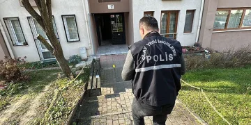 Alacak verecek kavgasında silahlar konuştu