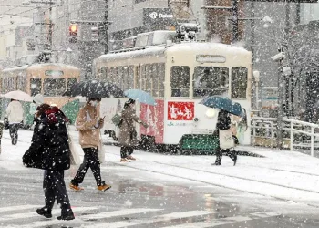 Japonya’da yoğun kar yağışı