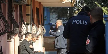 Antalya’da ‘Çok üşüyorum’ dedi evinde ölü bulundu