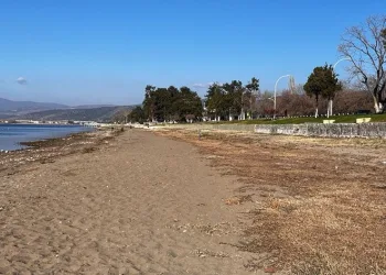 İznik Gölü günden güne kuruyor