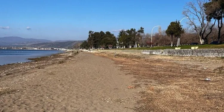 İznik Gölü günden güne kuruyor