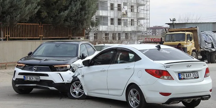 Kilis’te trafik kazası: 3 yaralı