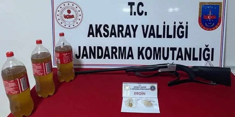 Jandarmadan eş zamanlı uyuşturucu baskını