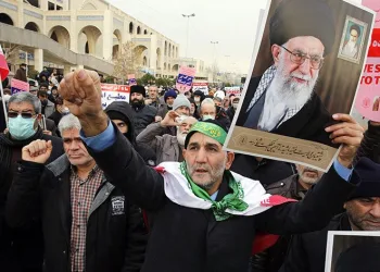 “Hepimiz Hamaney’in askeriyiz”