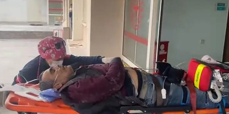 Yüksekten düşen işçi ağır yaralandı