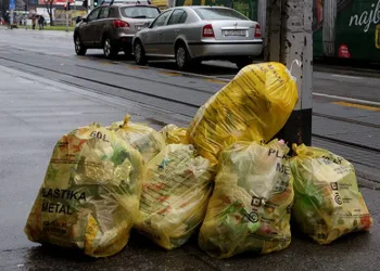 Zegreb sokakları çöp yığınlarıyla doldu