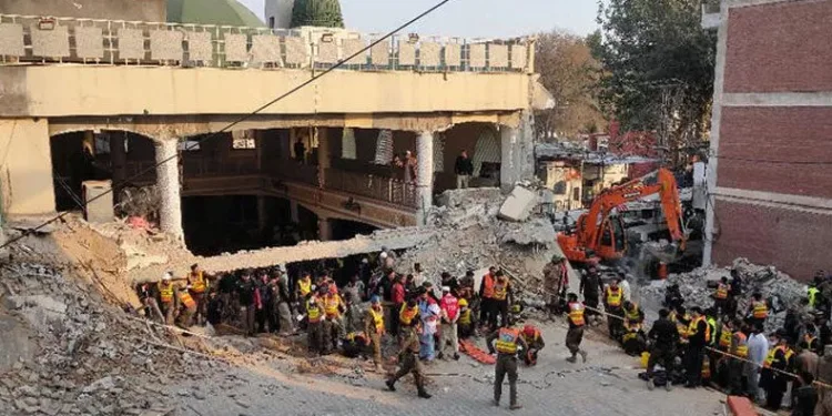 Pakistan’daki can kaybı 90’a yükseldi