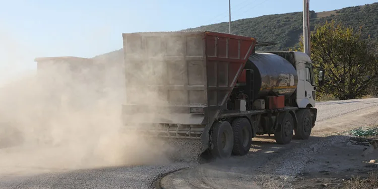 Gemlik’te 25 kilometre yol yapıldı