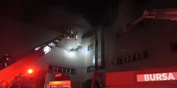 Bursa’da tekstil fabrikasında korkutan yangın